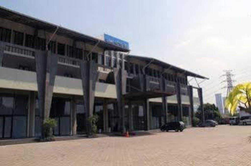 Lemo Hotel Serpong Тангеранг Экстерьер фото
