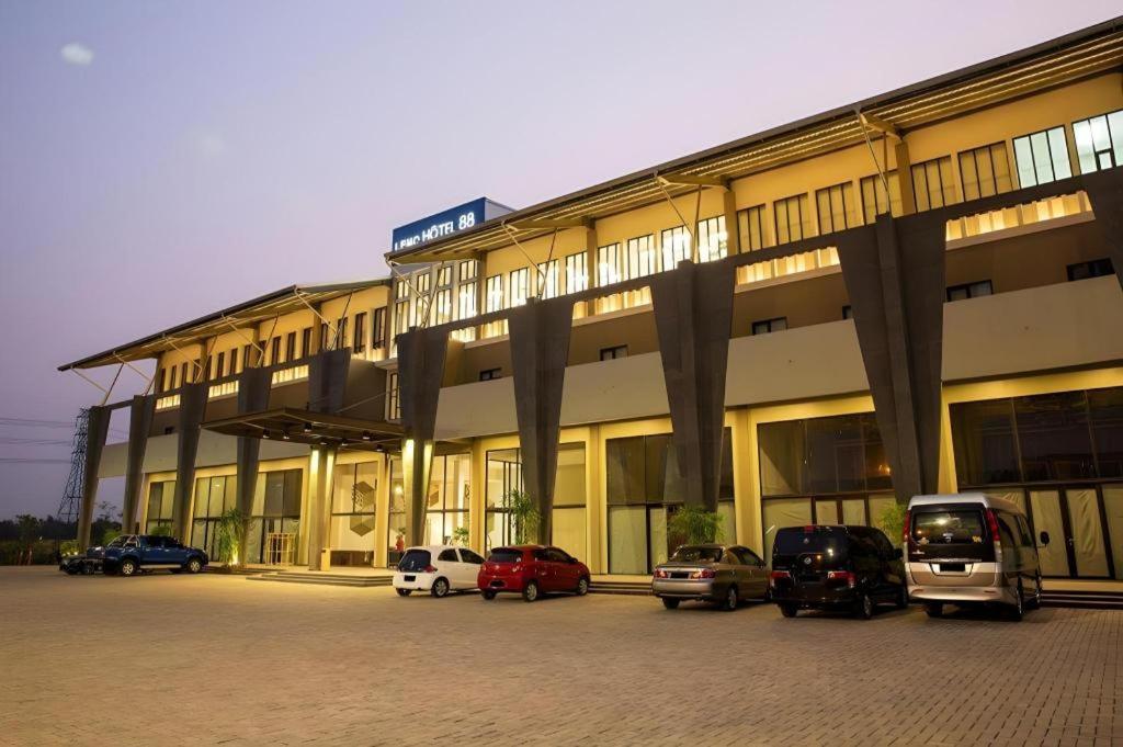 Lemo Hotel Serpong Тангеранг Экстерьер фото