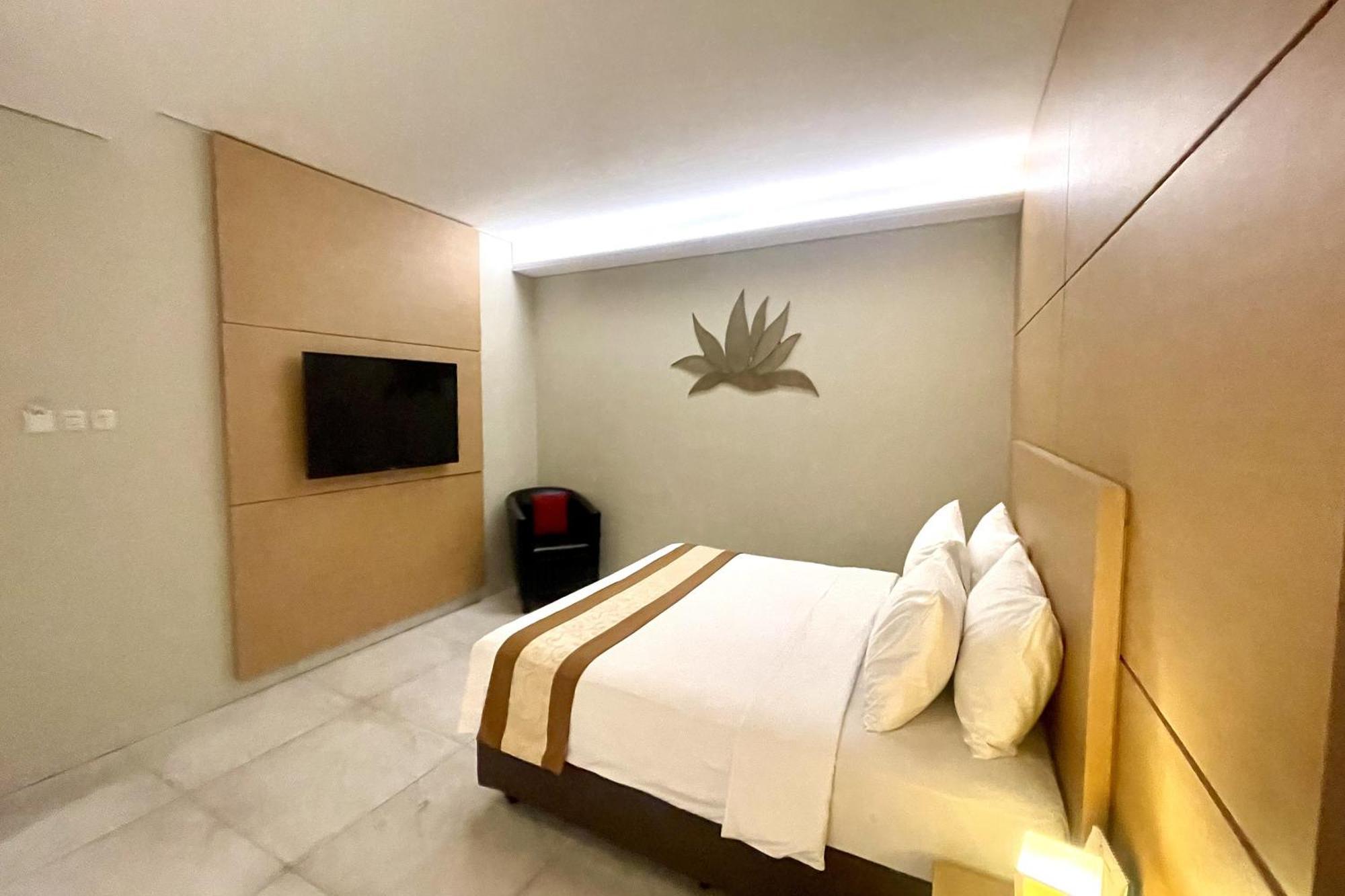 Lemo Hotel Serpong Тангеранг Экстерьер фото
