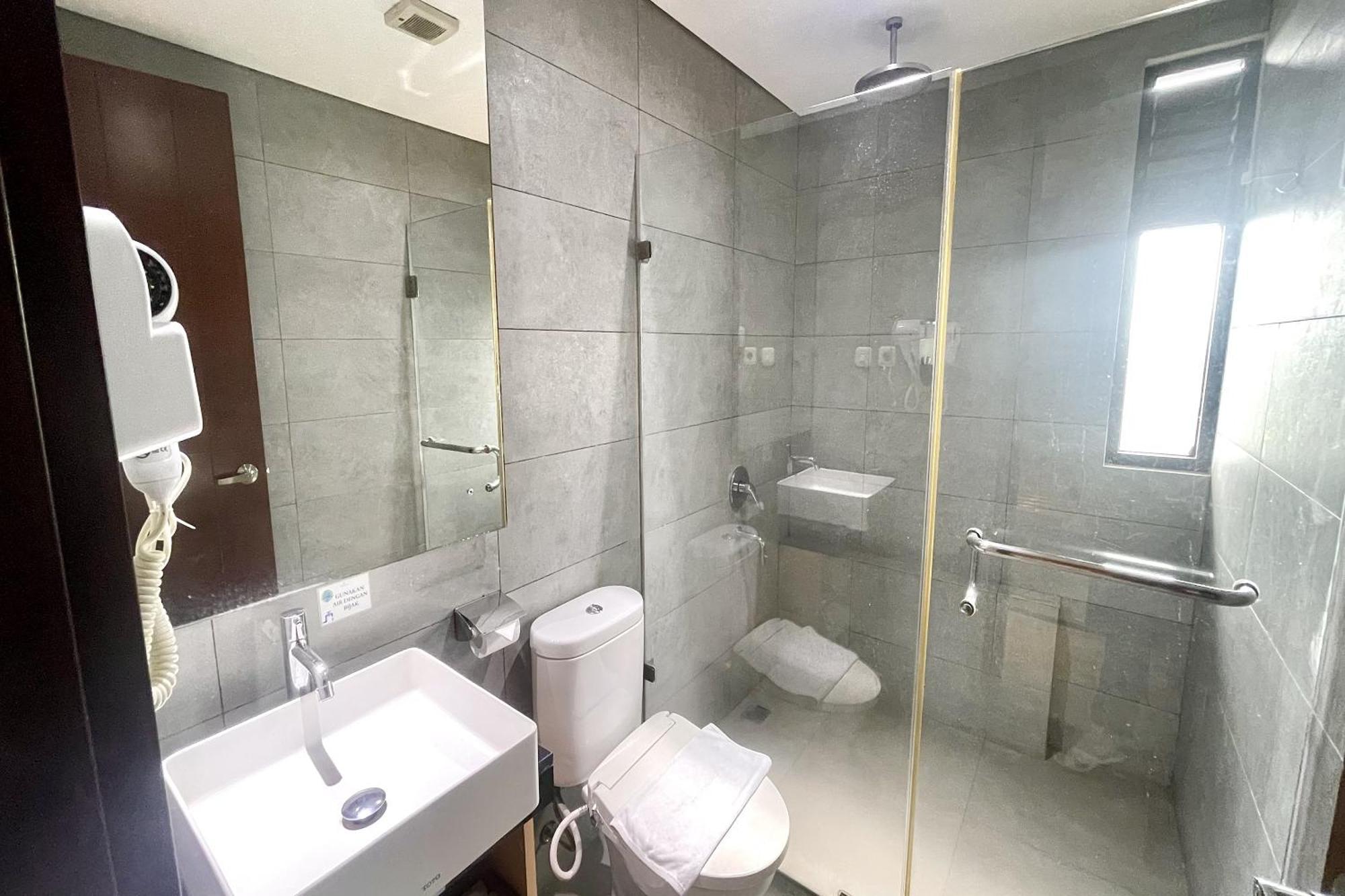 Lemo Hotel Serpong Тангеранг Экстерьер фото