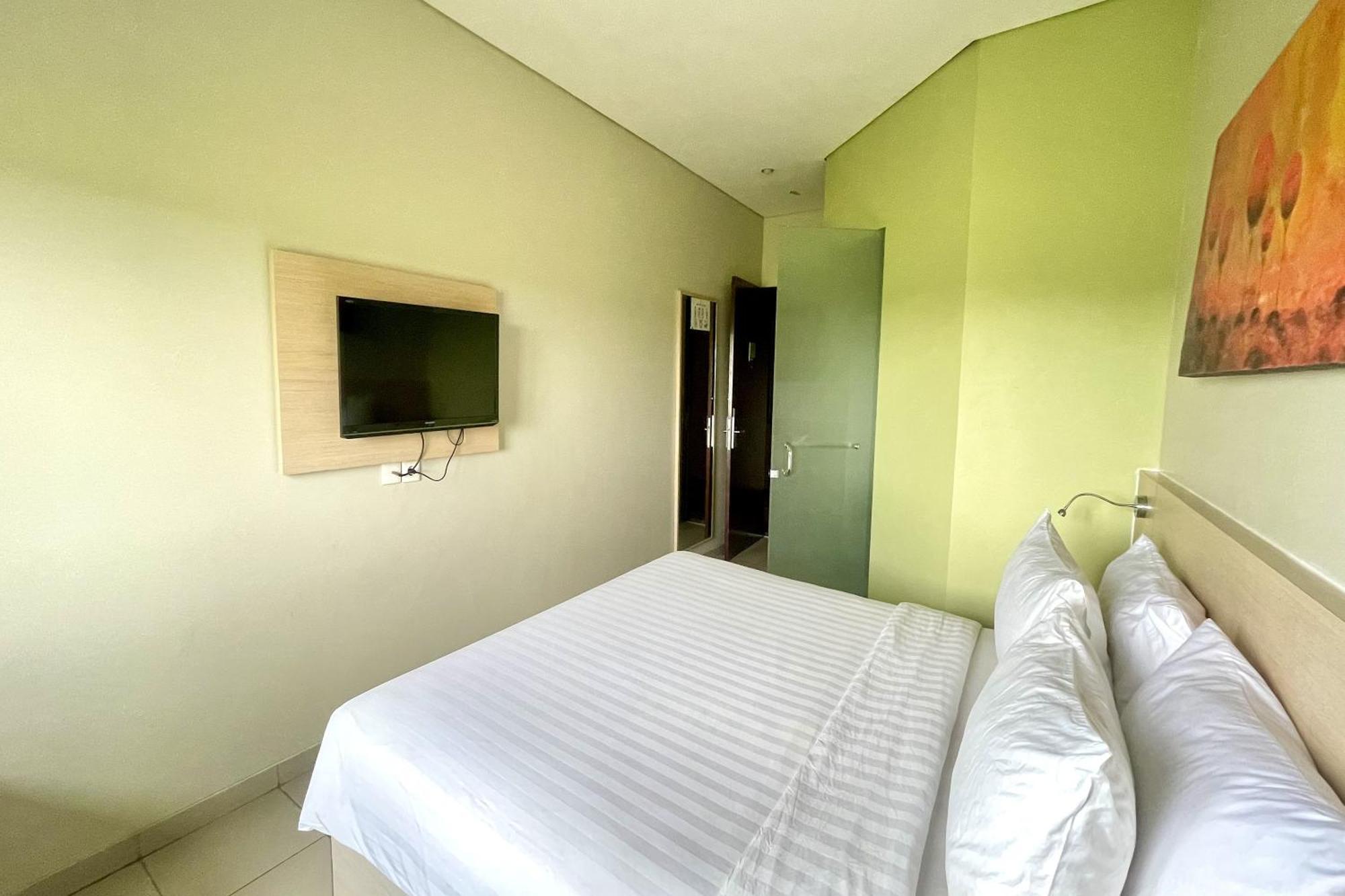 Lemo Hotel Serpong Тангеранг Экстерьер фото