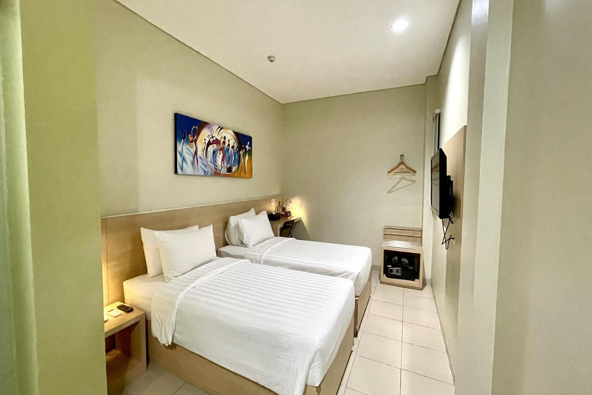 Lemo Hotel Serpong Тангеранг Экстерьер фото