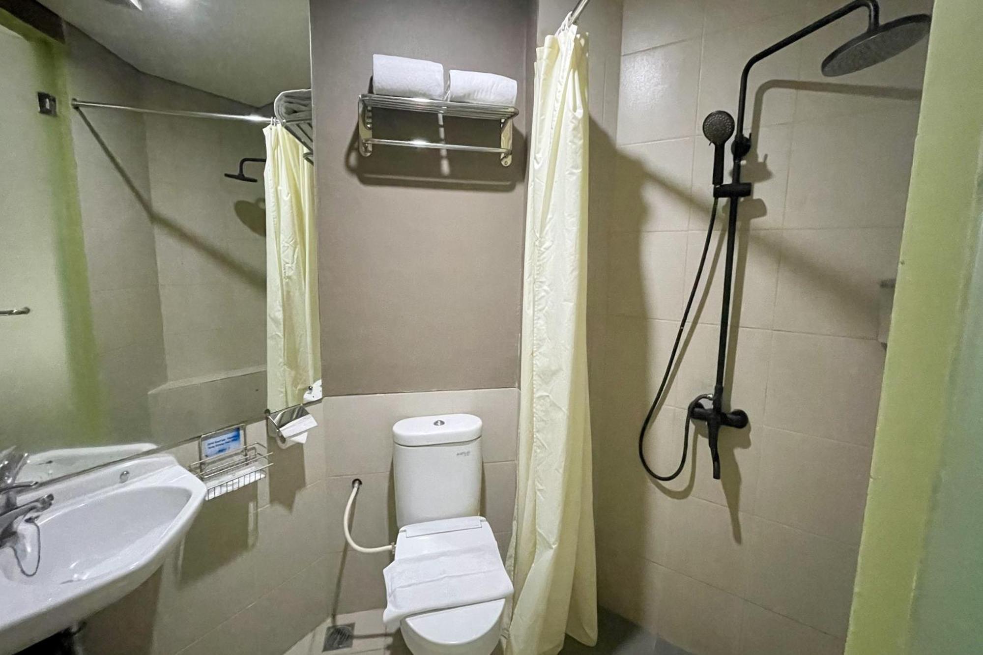 Lemo Hotel Serpong Тангеранг Экстерьер фото