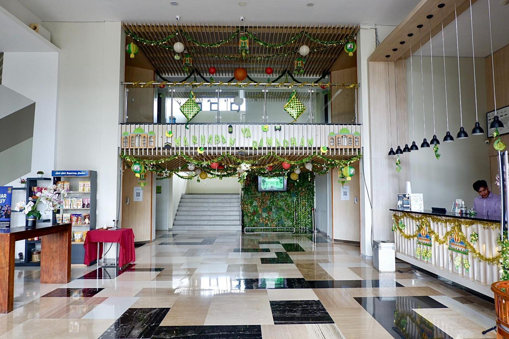 Lemo Hotel Serpong Тангеранг Экстерьер фото