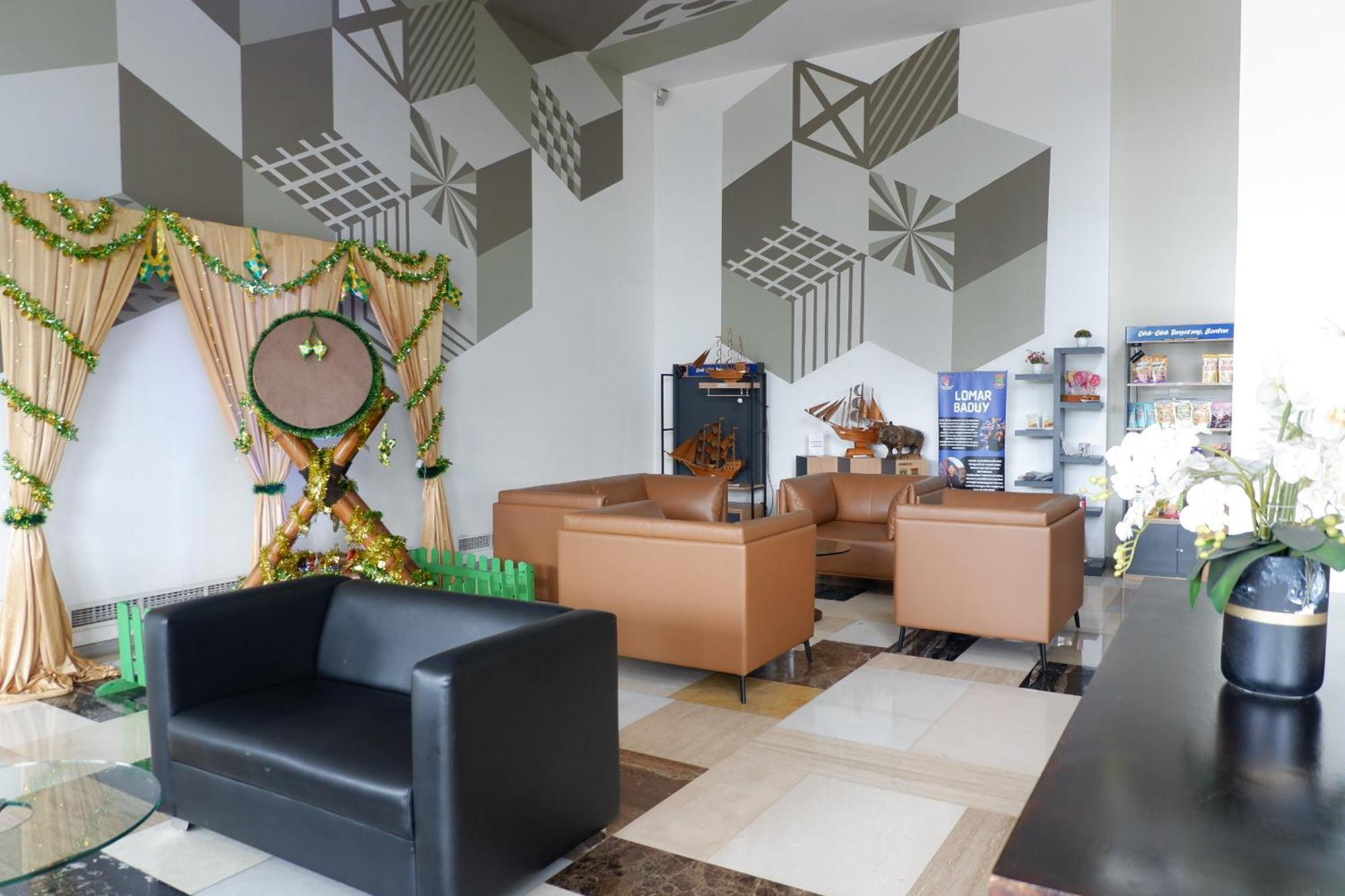 Lemo Hotel Serpong Тангеранг Экстерьер фото