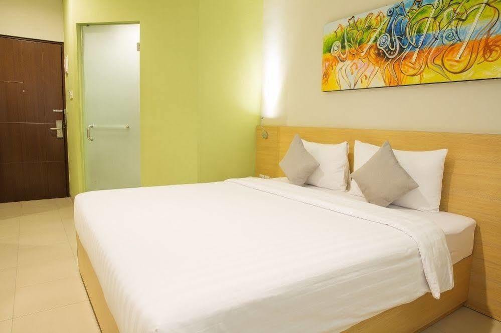 Lemo Hotel Serpong Тангеранг Экстерьер фото