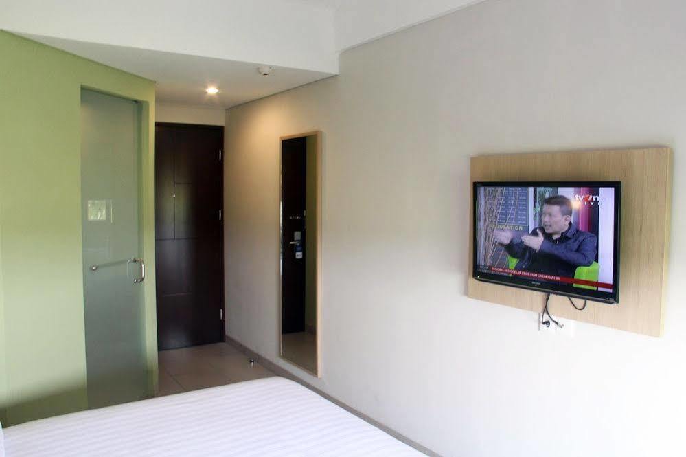 Lemo Hotel Serpong Тангеранг Экстерьер фото